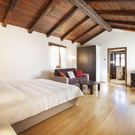 Villa Poropati, Groznjan, Istria - Luxury Countryside Estate For Up To 19 Persons - Large Pool Of 80M2 With Kids Section Zewnętrze zdjęcie