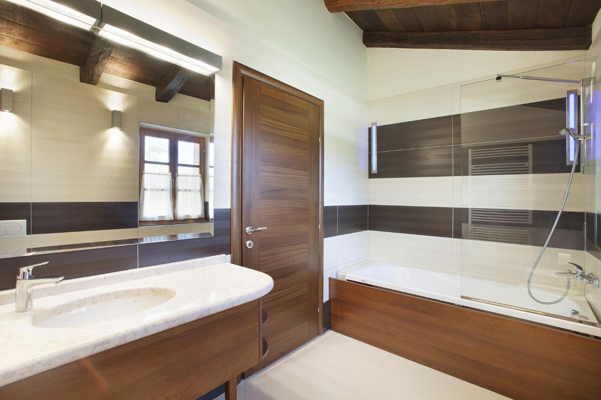 Villa Poropati, Groznjan, Istria - Luxury Countryside Estate For Up To 19 Persons - Large Pool Of 80M2 With Kids Section Zewnętrze zdjęcie
