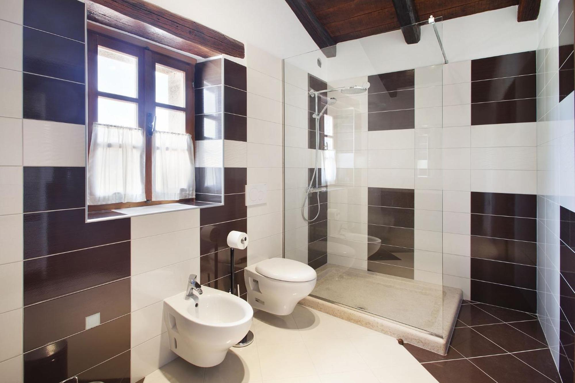 Villa Poropati, Groznjan, Istria - Luxury Countryside Estate For Up To 19 Persons - Large Pool Of 80M2 With Kids Section Zewnętrze zdjęcie