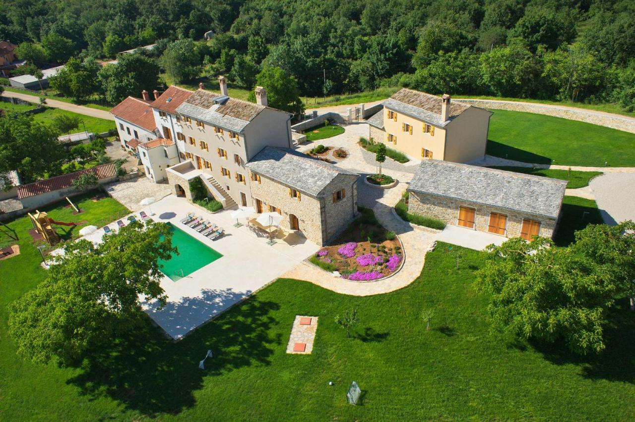 Villa Poropati, Groznjan, Istria - Luxury Countryside Estate For Up To 19 Persons - Large Pool Of 80M2 With Kids Section Zewnętrze zdjęcie