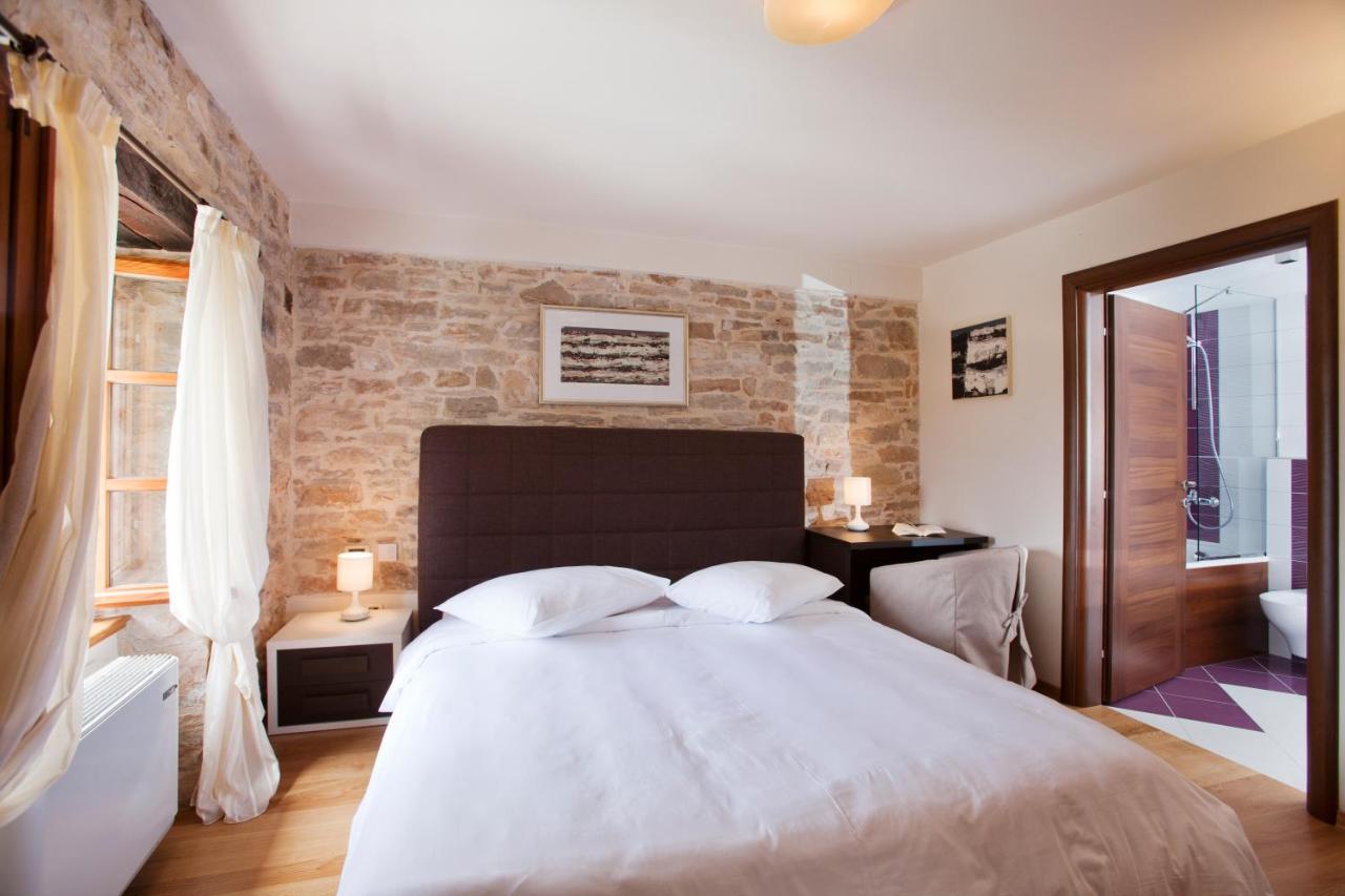 Villa Poropati, Groznjan, Istria - Luxury Countryside Estate For Up To 19 Persons - Large Pool Of 80M2 With Kids Section Zewnętrze zdjęcie